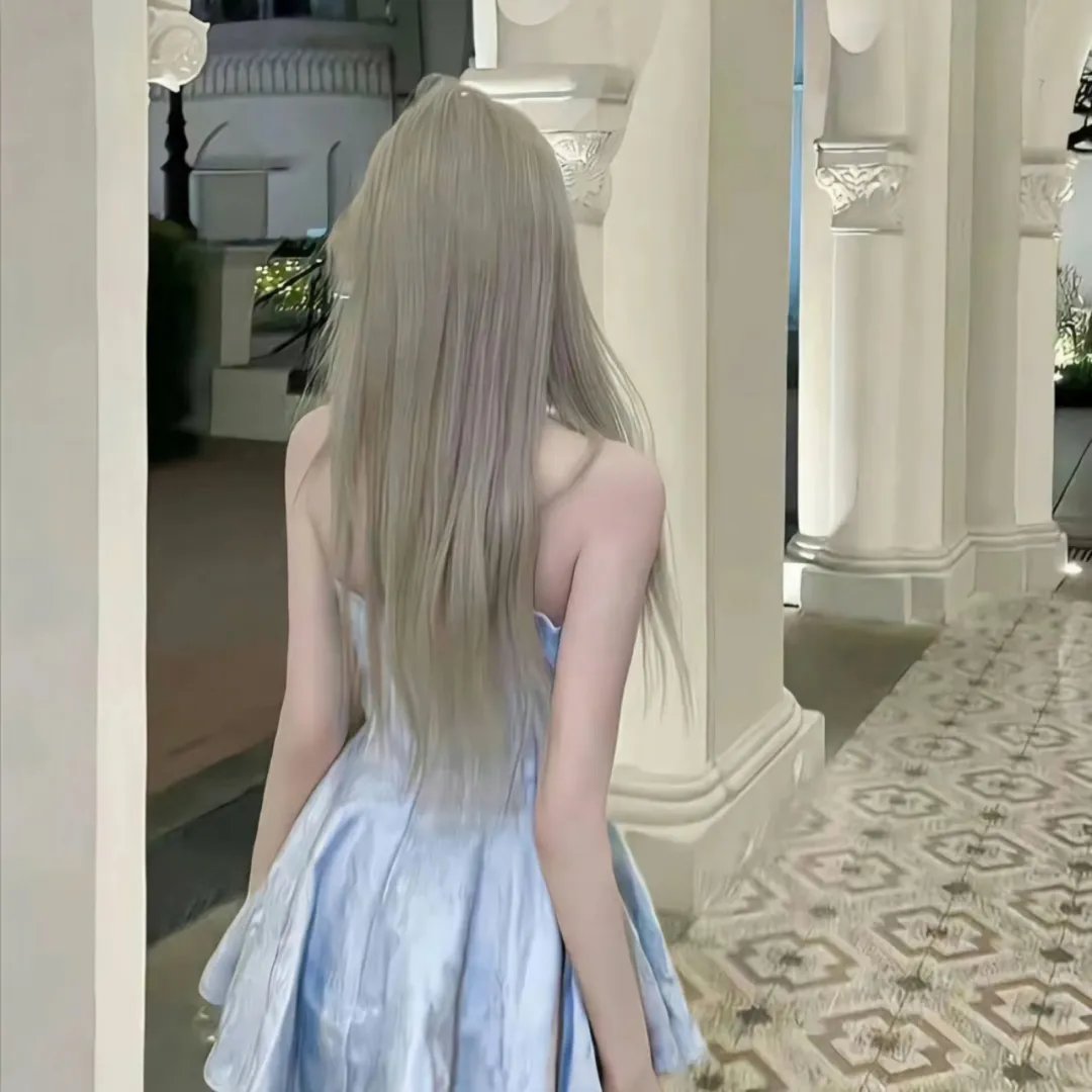 村主任和他的女友